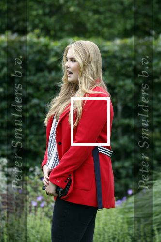 Den haag 16 juli 2021
Koninklijk fotouurtje met Koning Willem Alexander Koningin Maxima Prinses Amalia Alexia en Ariane in de tuin van Paleis Huis ten Bosch.