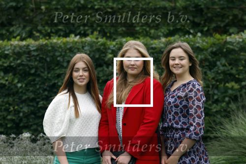 Den haag 16 juli 2021
Koninklijk fotouurtje met Koning Willem Alexander Koningin Maxima Prinses Amalia Alexia en Ariane in de tuin van Paleis Huis ten Bosch.