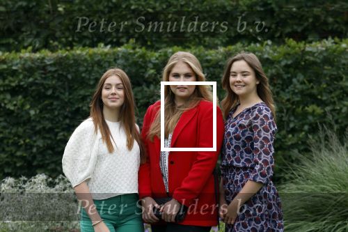 Den haag 16 juli 2021
Koninklijk fotouurtje met Koning Willem Alexander Koningin Maxima Prinses Amalia Alexia en Ariane in de tuin van Paleis Huis ten Bosch.