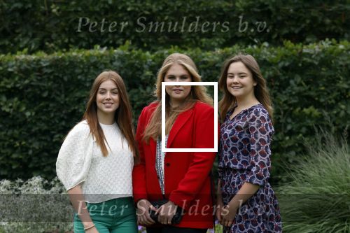Den haag 16 juli 2021
Koninklijk fotouurtje met Koning Willem Alexander Koningin Maxima Prinses Amalia Alexia en Ariane in de tuin van Paleis Huis ten Bosch.