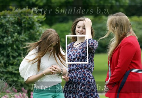 Den haag 16 juli 2021
Koninklijk fotouurtje met Koning Willem Alexander Koningin Maxima Prinses Amalia Alexia en Ariane in de tuin van Paleis Huis ten Bosch.