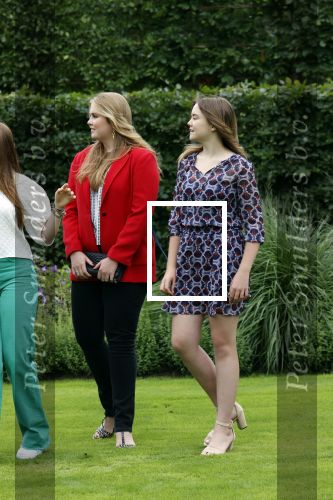 Den haag 16 juli 2021
Koninklijk fotouurtje met Koning Willem Alexander Koningin Maxima Prinses Amalia Alexia en Ariane in de tuin van Paleis Huis ten Bosch.