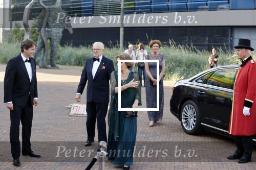 Scheveningen 9 juli 2021
Premiere sound of music in het circustheater.
Mr Pieter v Vollenhoven en Prinses Margriet