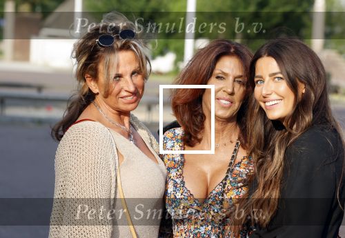 Amsterdam 20 juni 2021
Rachel hazes zus Els Hofland en Jacqueline Slaats en een kennis  bij de amsterdamse zomer in het Olympisch stadion.