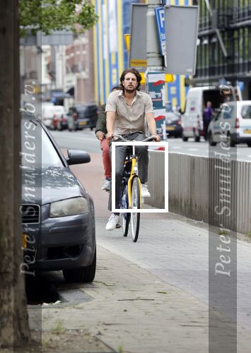 Amsterdam 6 juli 2021
Renze Klamer op een OV fiets in Amsterdam.