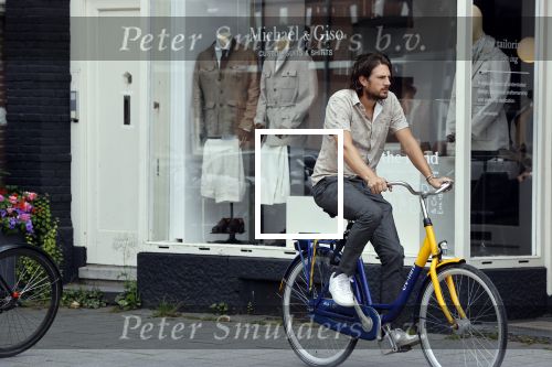 Amsterdam 6 juli 2021
Renze Klamer op een OV fiets in Amsterdam.
