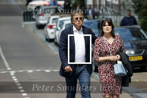Amsterdam 22 juli 2021
Herdenkingsdienst van Peter R de Vries in Carre . Robert ten Brink en zijn vrouw Roos
