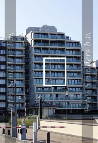 Noordwijk 17 juli 2021
Ronald Koeman en zijn vrouw Bartina hebben een penthouse  appartement gekocht aan het strand van Noordwijk.