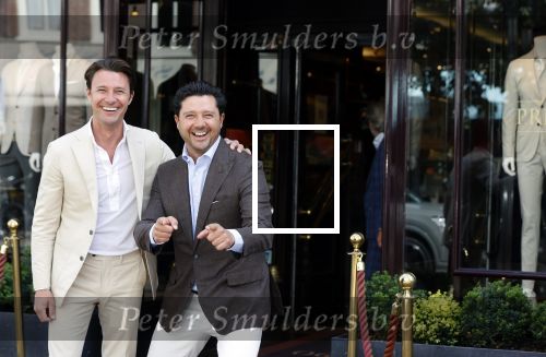 Amsterdam 21 juni 2021
Sander en Martijn Lusink voor hun winkel op de pc hooftstraat