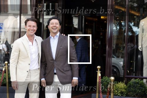 Amsterdam 21 juni 2021
Sander en Martijn Lusink voor hun winkel op de pc hooftstraat