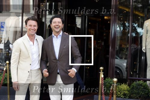 Amsterdam 21 juni 2021
Sander en Martijn Lusink voor hun winkel op de pc hooftstraat