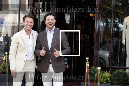 Amsterdam 21 juni 2021
Sander en Martijn Lusink voor hun winkel op de pc hooftstraat