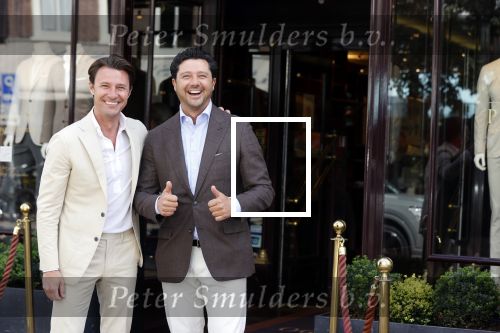 Amsterdam 21 juni 2021
Sander en Martijn Lusink voor hun winkel op de pc hooftstraat