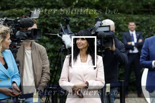 Den haag 16 juli 2021
Koninklijk fotouurtje met Koning Willem Alexander Koningin Maxima Prinses Amalia Alexia en Ariane in de tuin van Paleis Huis ten Bosch. Sandra Schuurhof