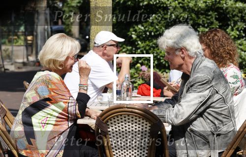 Amsterdam 23 juli 2021
Ad Visser en Sheila de Vries op terras samen in Amsterdam.