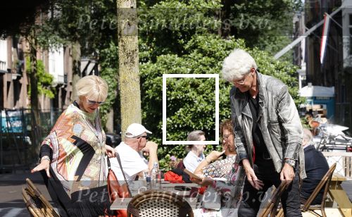 Amsterdam 23 juli 2021
Ad Visser en Sheila de Vries op terras samen in Amsterdam.