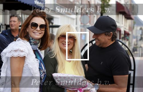 Alkmaar 7 juli 2021
Mary Borsato viert haar 76e verjaardag bij rstaurnt Pluim in Alkmaar.
Aanwezig marco Borsato met zijn vrouw Leontine , Armando Borsato met zijn vriendin en dochters . Silvana Borsato met haar dochter . Ook Senna is erbij.