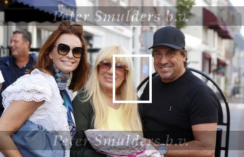 Alkmaar 7 juli 2021
Mary Borsato viert haar 76e verjaardag bij rstaurnt Pluim in Alkmaar.
Aanwezig marco Borsato met zijn vrouw Leontine , Armando Borsato met zijn vriendin en dochters . Silvana Borsato met haar dochter . Ook Senna is erbij.