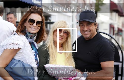 Alkmaar 7 juli 2021
Mary Borsato viert haar 76e verjaardag bij rstaurnt Pluim in Alkmaar.
Aanwezig marco Borsato met zijn vrouw Leontine , Armando Borsato met zijn vriendin en dochters . Silvana Borsato met haar dochter . Ook Senna is erbij.