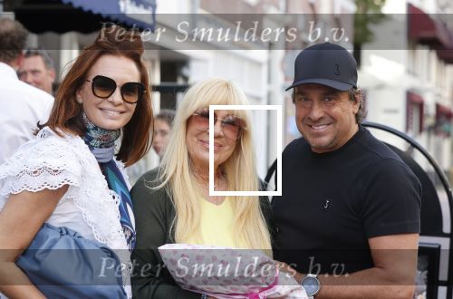 Alkmaar 7 juli 2021
Mary Borsato viert haar 76e verjaardag bij rstaurnt Pluim in Alkmaar.
Aanwezig marco Borsato met zijn vrouw Leontine , Armando Borsato met zijn vriendin en dochters . Silvana Borsato met haar dochter . Ook Senna is erbij.