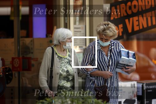 Amsterdam 14 juni 2021
Simone Kleinsma doet boodschappen met ....