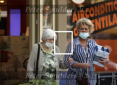 Amsterdam 14 juni 2021
Simone Kleinsma doet boodschappen met ....