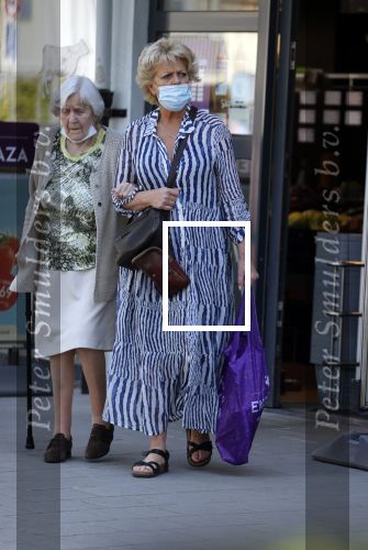 Amsterdam 14 juni 2021
Simone Kleinsma doet boodschappen met ....