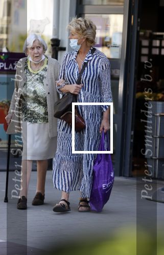 Amsterdam 14 juni 2021
Simone Kleinsma doet boodschappen met ....