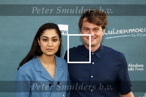 Amsterdam 16 juli 2021
Premiere de Luizenmoeder in Tuschinski.
Soumaya Ahouaoui met partner