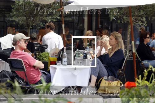 Amsterdam 10 juli 2021
Onno Aerden op terras bij George met zijn vrouw Susan Smit
