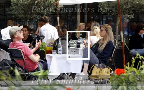 Amsterdam 10 juli 2021
Onno Aerden op terras bij George met zijn vrouw Susan Smit