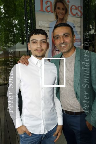 Amsterdam 8 juli 2021
Terras feestje van Talkies bij Strand zuid. tamer Gonen met zoon