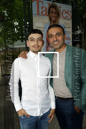 Amsterdam 8 juli 2021
Terras feestje van Talkies bij Strand zuid. tamer Gonen met zoon