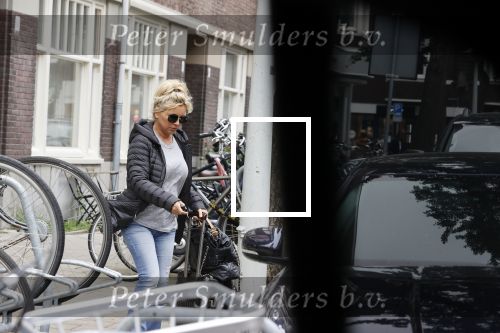Amsterdam 15 juli 2021
Tatjana en haar moeder vertrekken met hun koffers naar schiphol.
