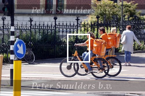 Amsterdam 15 jun i 2021
Thuisbezorg  fiets koerier in centrum Amsterdam