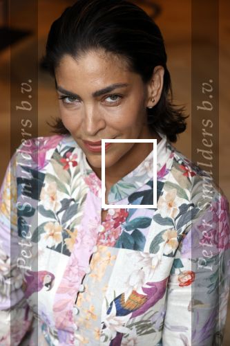 Amsterdam 6 juli 2021
Touriya Haoud met haar zoons in het centrum van Amsterdam.