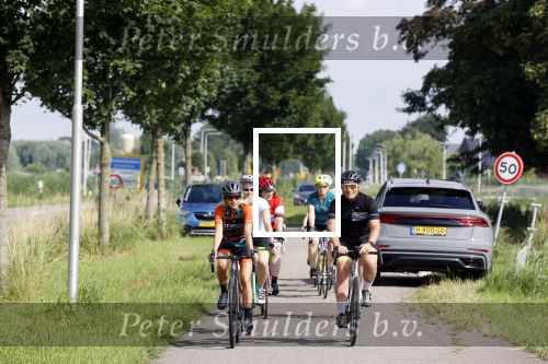 Zevenhuizen 4 juli 2021
Leontien v Moorsel Wendy v Dijk en Anouk Smulders gaan met 500 vrouwen de Amstel Gold race rijden . Vandaag was er een training . Ook Michael Zijlaard en zijn broer Ron reden mee.