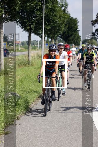 Zevenhuizen 4 juli 2021
Leontien v Moorsel Wendy v Dijk en Anouk Smulders gaan met 500 vrouwen de Amstel Gold race rijden . Vandaag was er een training . Ook Michael Zijlaard en zijn broer Ron reden mee.