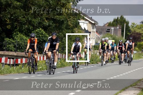 Zevenhuizen 4 juli 2021
Leontien v Moorsel Wendy v Dijk en Anouk Smulders gaan met 500 vrouwen de Amstel Gold race rijden . Vandaag was er een training . Ook Michael Zijlaard en zijn broer Ron reden mee.
