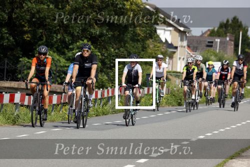 Zevenhuizen 4 juli 2021
Leontien v Moorsel Wendy v Dijk en Anouk Smulders gaan met 500 vrouwen de Amstel Gold race rijden . Vandaag was er een training . Ook Michael Zijlaard en zijn broer Ron reden mee.