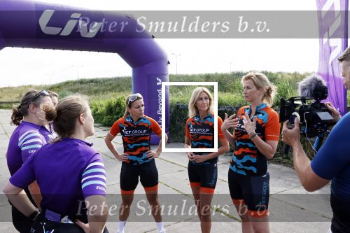 Zevenhuizen 4 juli 2021
Leontien v Moorsel Wendy v Dijk en Anouk Smulders gaan met 500 vrouwen de Amstel Gold race rijden . Vandaag was er een training . Ook Michael Zijlaard en zijn broer Ron reden mee.