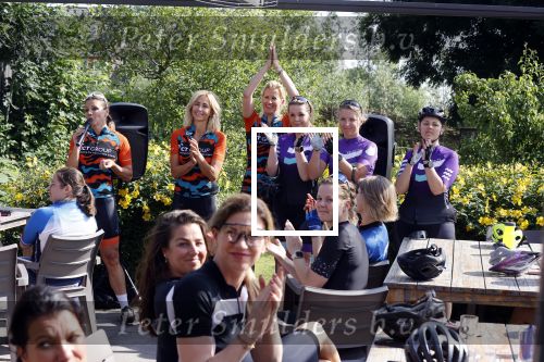 Zevenhuizen 4 juli 2021
Leontien v Moorsel Wendy v Dijk en Anouk Smulders gaan met 500 vrouwen de Amstel Gold race rijden . Vandaag was er een training . Ook Michael Zijlaard en zijn broer Ron reden mee.