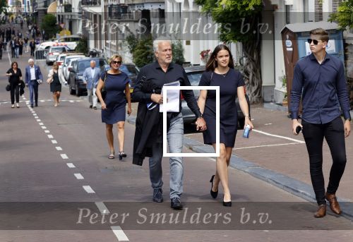 Amsterdam 22 juli 2021
Herdenkingsdienst van Peter R de Vries in Carre . Broer Peter , Wouter de Vries met vrouw dochter en zoon