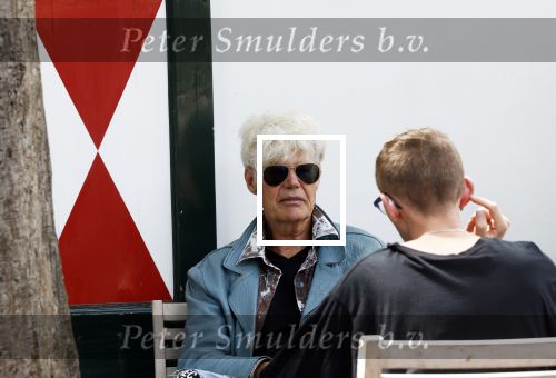 Laren 9 juli 2022
Ad Visser op terras en lopen door Laren