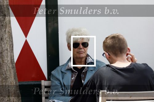 Laren 9 juli 2022
Ad Visser op terras en lopen door Laren