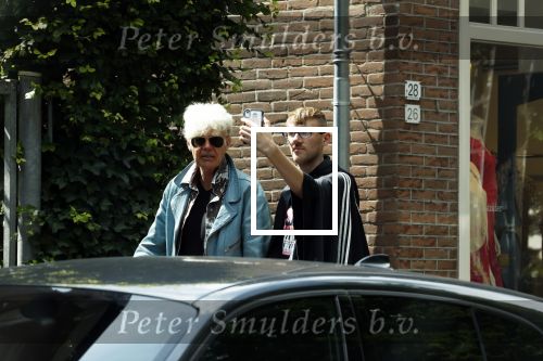 Laren 9 juli 2022
Ad Visser op terras en lopen door Laren