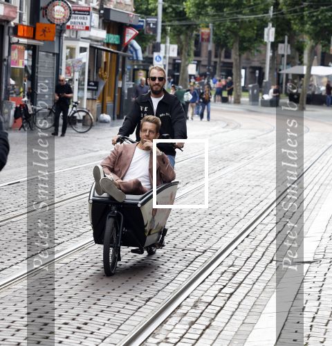 Amsterdam 3 juli 2022
Premiere Knor in Tuschinski.
Cast oa Alex Klaassen Henry v Loon en Jelka v Houten