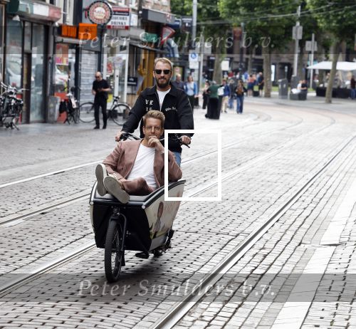 Amsterdam 3 juli 2022
Premiere Knor in Tuschinski.
Cast oa Alex Klaassen Henry v Loon en Jelka v Houten
