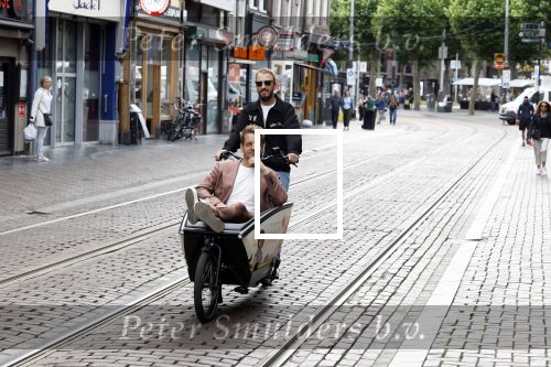 Amsterdam 3 juli 2022
Premiere Knor in Tuschinski.
Cast oa Alex Klaassen Henry v Loon en Jelka v Houten