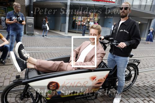 Amsterdam 3 juli 2022
Premiere Knor in Tuschinski.
Cast oa Alex Klaassen Henry v Loon en Jelka v Houten